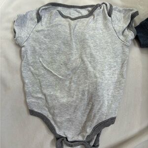 Old Navy Light Gray Kids Bodysuit